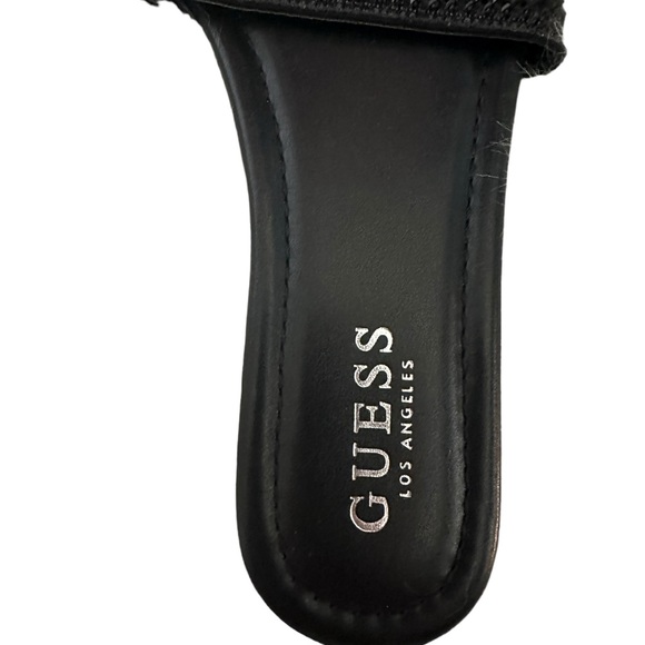 ❤️NWOT Guess slide sandals 🖤 - Picture 2 of 4